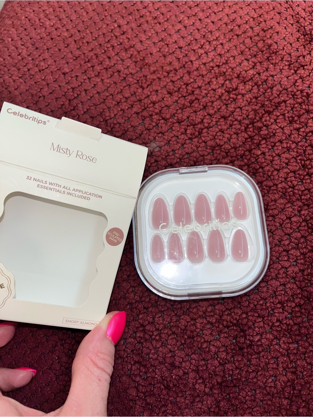 9 press on nails sets + tower 28 spray - Picture 2 of 11